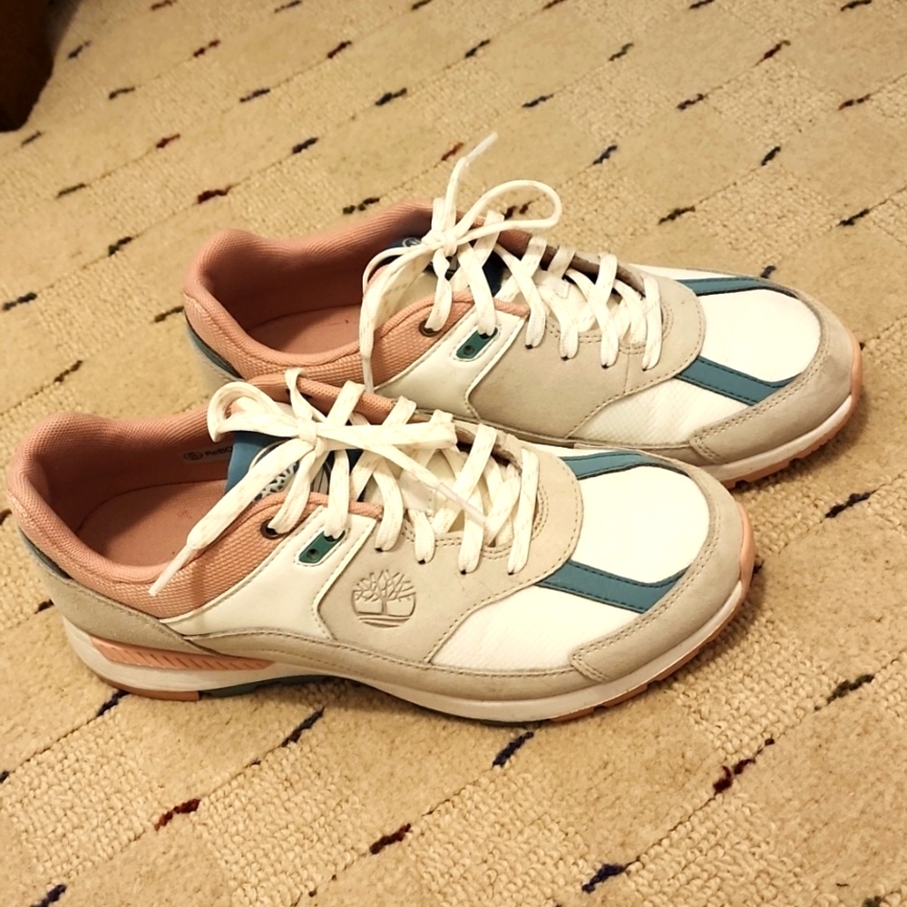 Womens Timberland retro sneakers size 7W